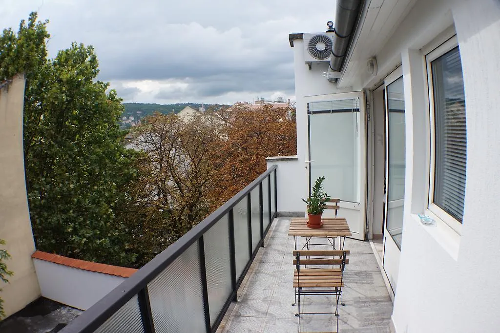 Nexus Apartments Wifi & Ac For Up To 22 Budapest