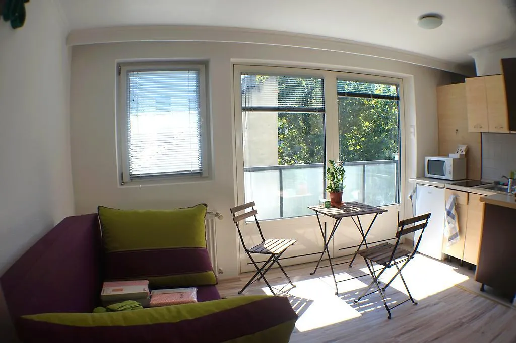 Nexus Apartments Wifi & Ac For Up To 22 Budapest