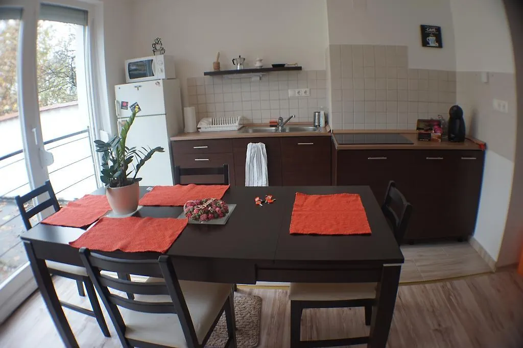 Nexus Apartments Wifi & Ac For Up To 22 Budapest Hungary